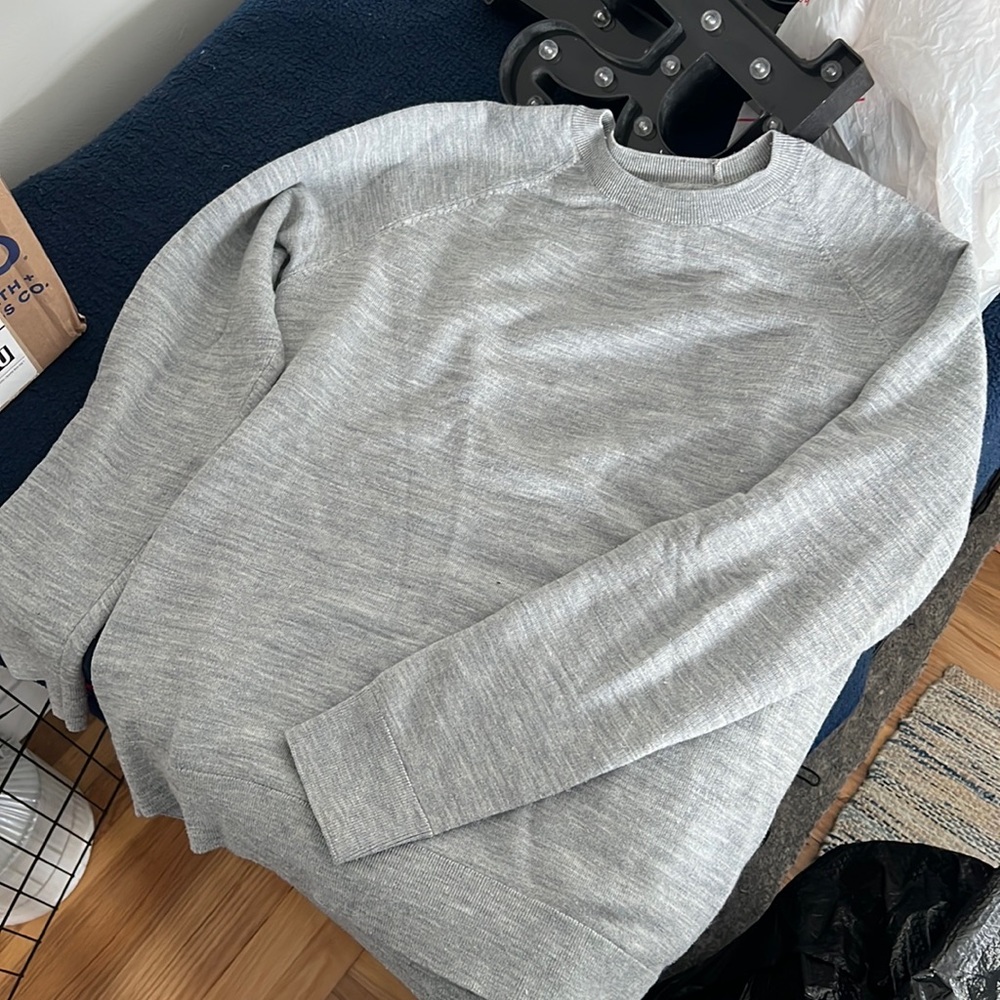 Abercrombie & Fitch men’s sweater